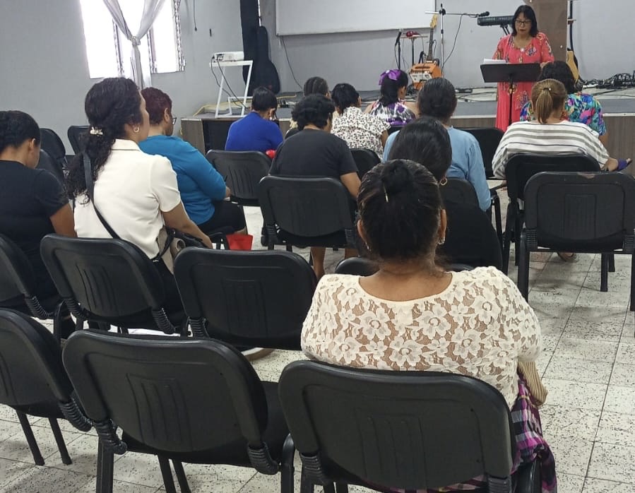 [Image of Grupo de mujeres compartiendo]